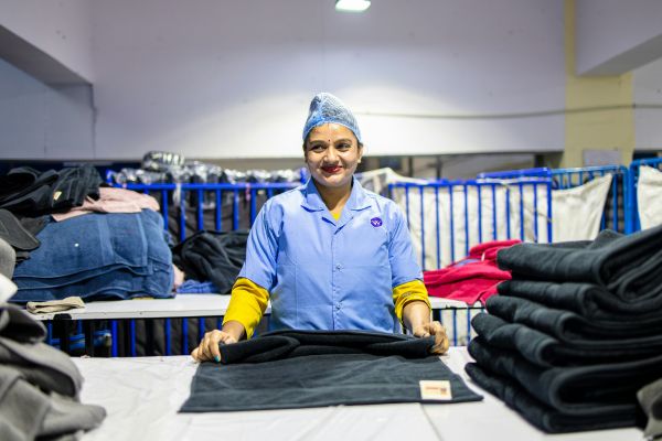 Les avantages d'uniformes personnalisés pour renforcer votre image pro